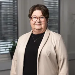 En person med briller
